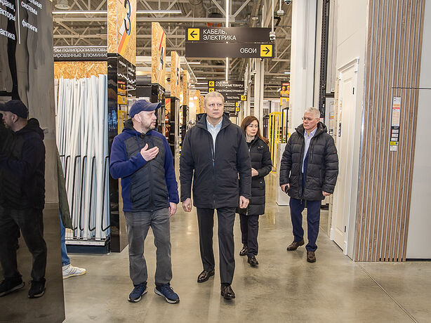 Новый строительный торговый центр «Петрович» в деревне Сетунь Малая осмотрел Андрей Иванов Новый строительный торговый центр «Петрович» в деревне Сетунь Малая осмотрел Андрей Иванов